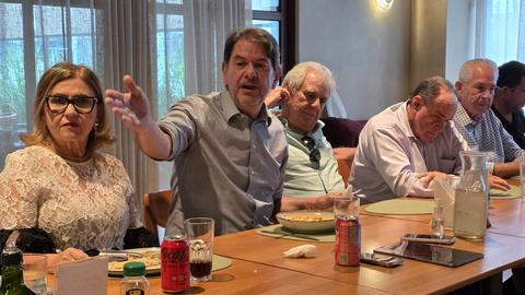 Cid Gomes é produtor rural: produz mirtilo, eucalipto e camembert