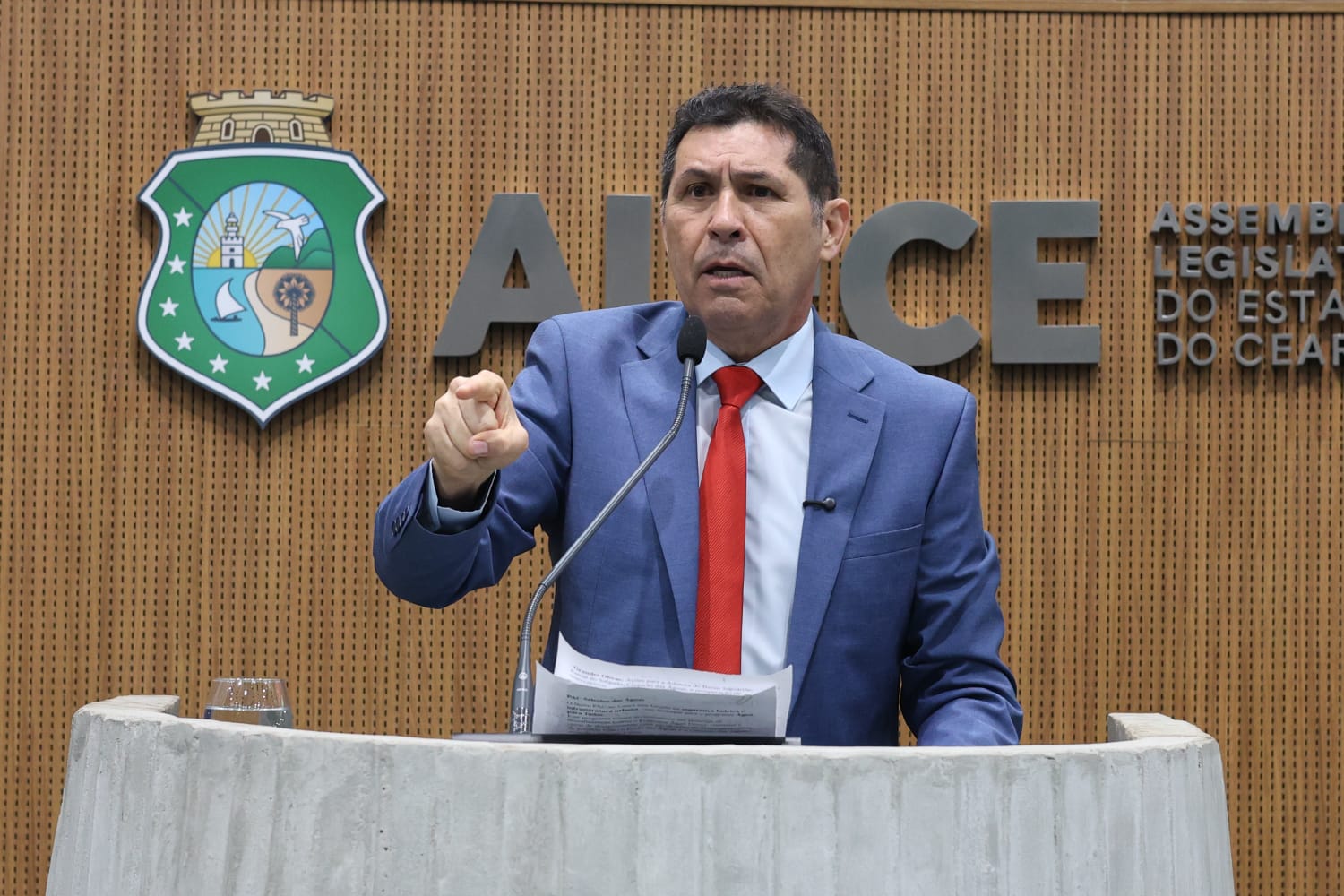 De Assis Diniz defende Governo Elmano de críticas de opositores