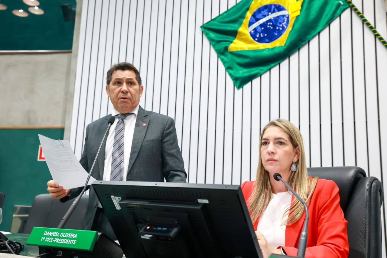 Alece aprova reestruturação do magistério estadual e acordo para solucionar conflito fundiário na Chapada do Apodi