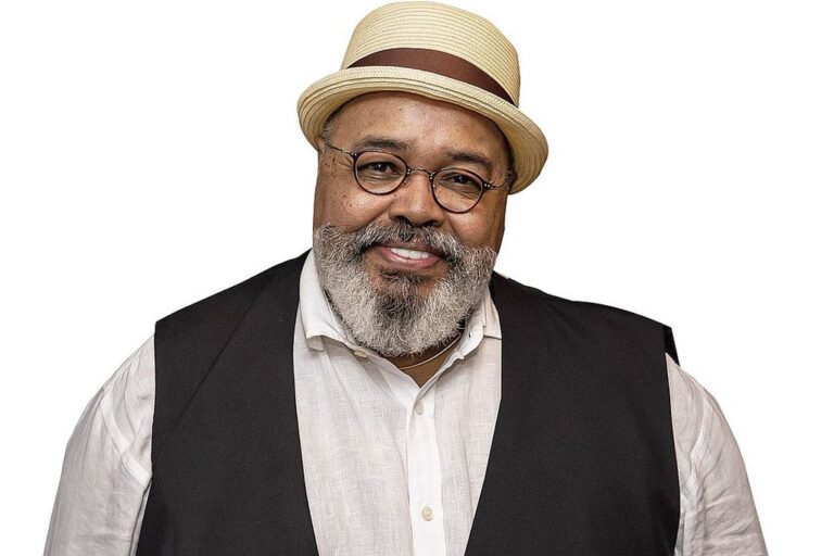 Carnaval de Fortaleza: Jorge Aragão se apresenta na Domingos Olímpio