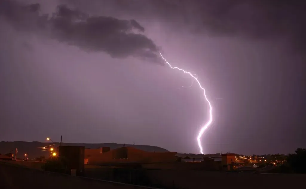 Ceará já registra mais de 98 mil raios em 2026; confira as cidades mais atingidas