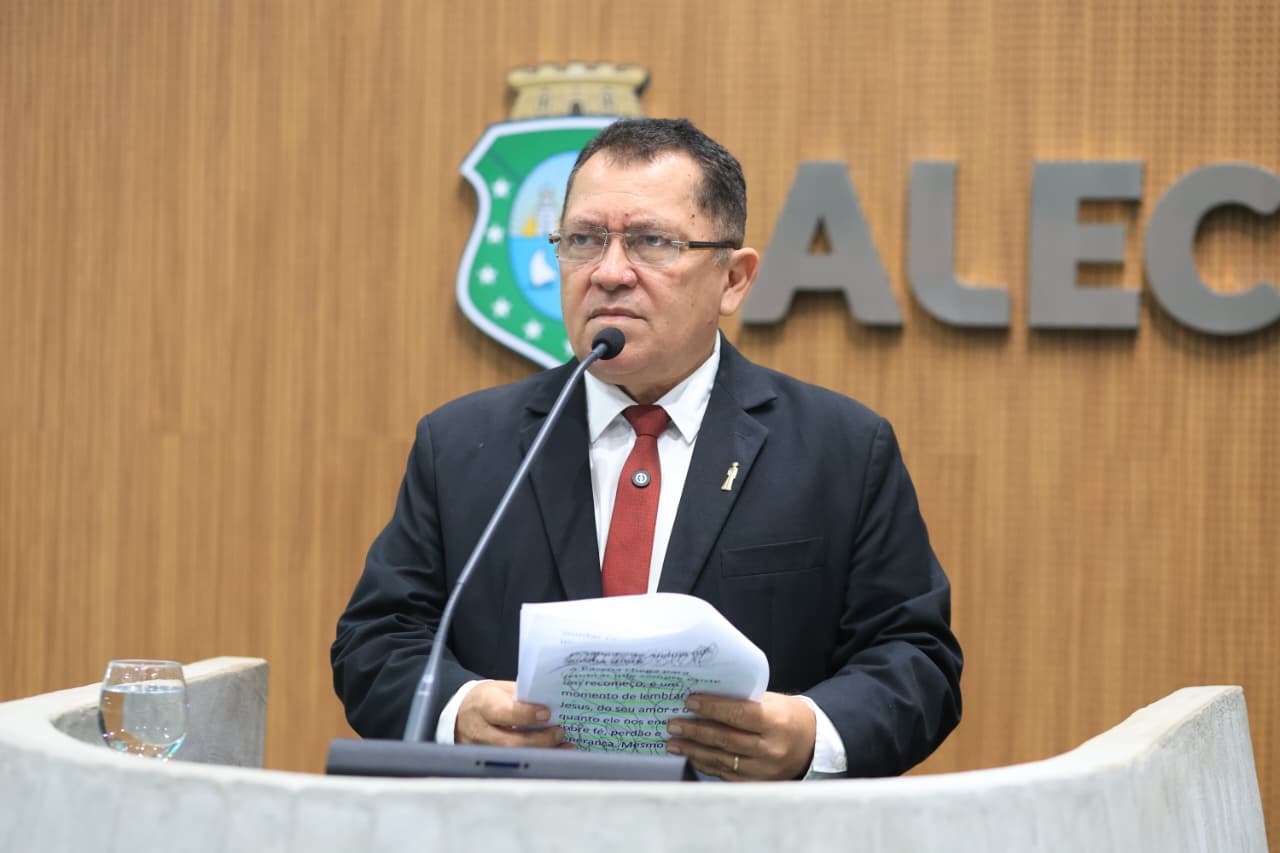 Almir Bié destaca ordem de serviço para abastecimento hídrico em Santa Quitéria