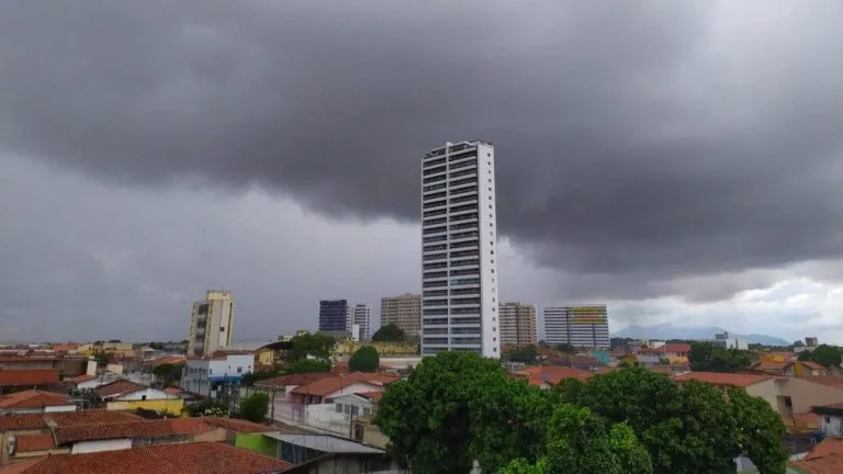 Fortaleza e outras 173 cidades do Ceará estão sob alerta de chuvas intensas até segunda-feira (6)