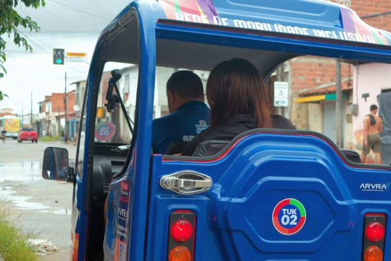 Prefeitura de Fortaleza testa novo modelo de transporte gratuito para viagens curtas na periferia