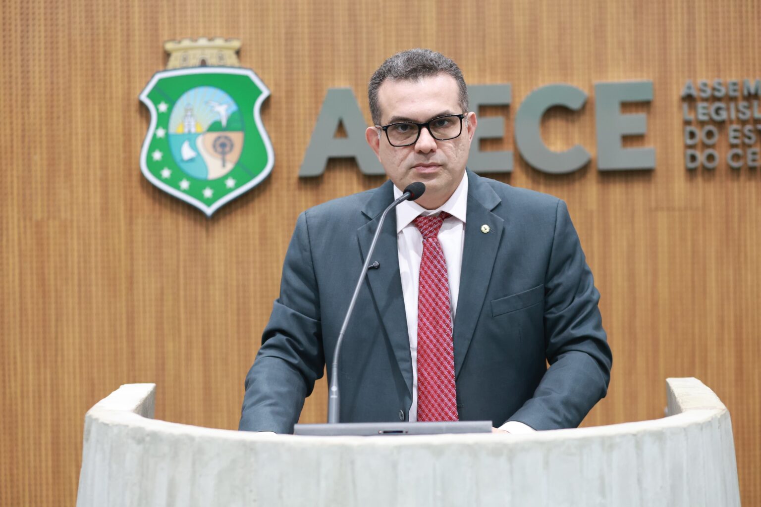 Simão Pedro comemora aprovação de projeto de lei federal que negocia dívidas de produtores rurais
