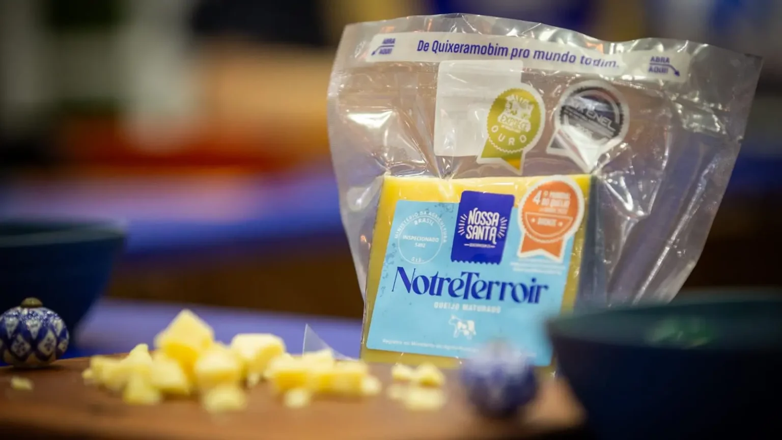 Quem é a empresa cearense que produz queijo azul em Quixeramobim? Conheça iguaria e veja preços
