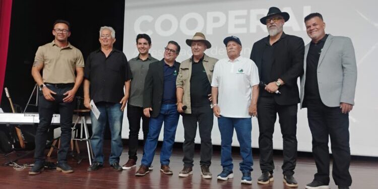 Cooperativa de Trairi transforma casca do coco verde em energia sustentável e gera impactos ambientais, econômicos e sociais