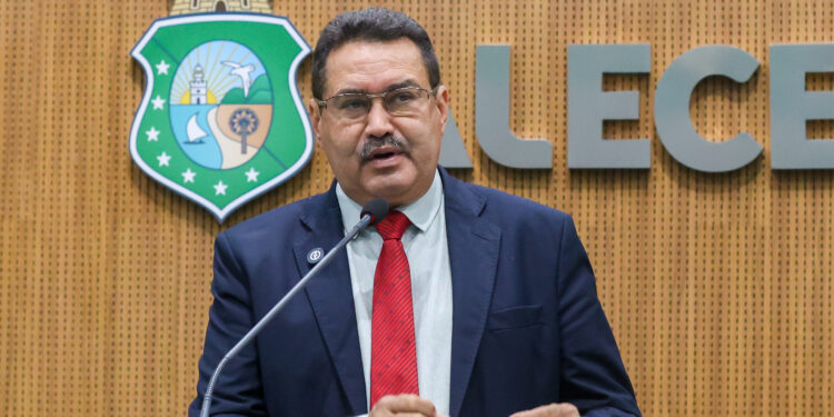 Moisés Braz agradece a população por recondução ao parlamento cearense
